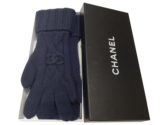 Chanel Gants en cachemire Bleu  ref.226751