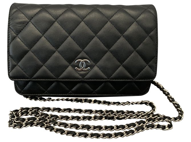 Wallet on chain timeless/classique leather crossbody bag Chanel Red in  Leather - 25790945
