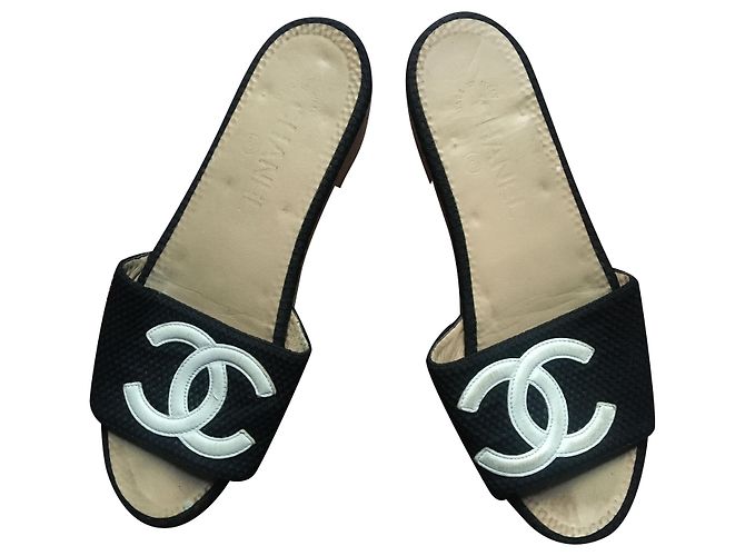 Chanel shoe Black