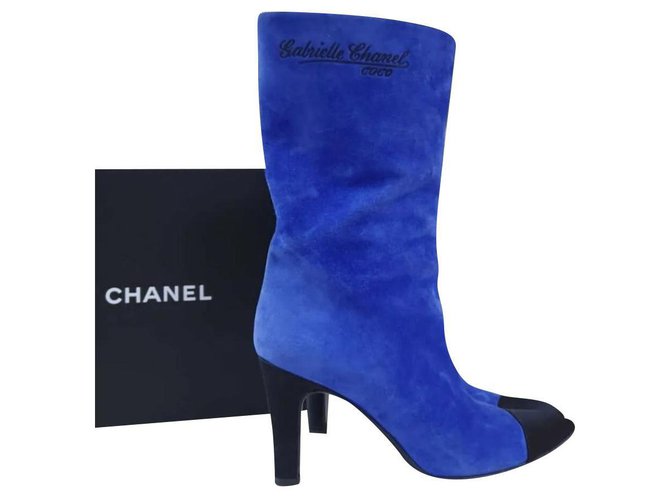 Chanel Gabrielle Stivali con tacco in camoscio blu Tg.37,5 Svezia  ref.227174