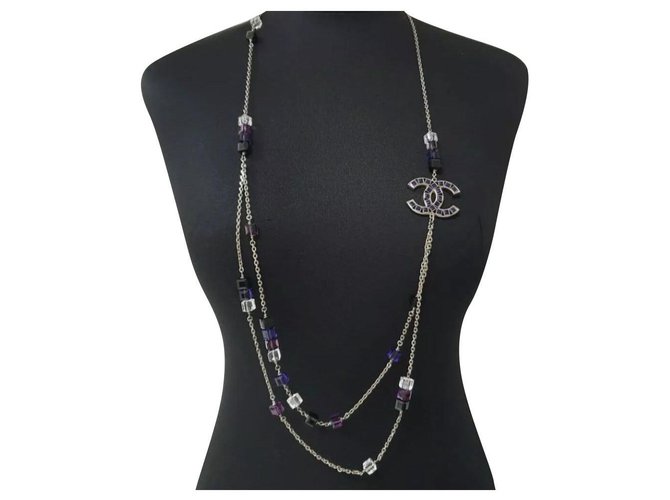 Chanel 2008 Collar largo de piedras preciosas de imitación violeta Dorado Metálico Metal  ref.227206