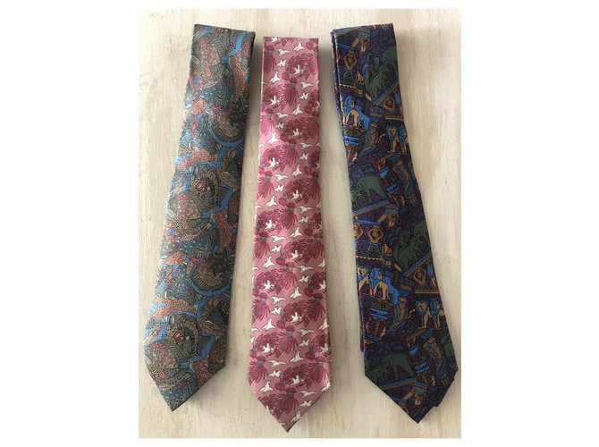 Hermès corbata de hermes Seda  ref.227552
