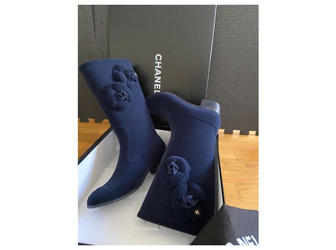 Chanel Camellia rain boots Navy blue