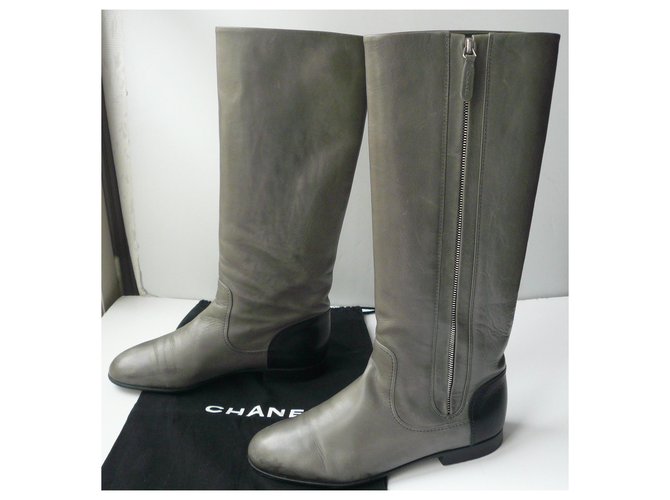 CHANEL Gray calf leather riding boots Good condition T.40 IT Grey  ref.227599