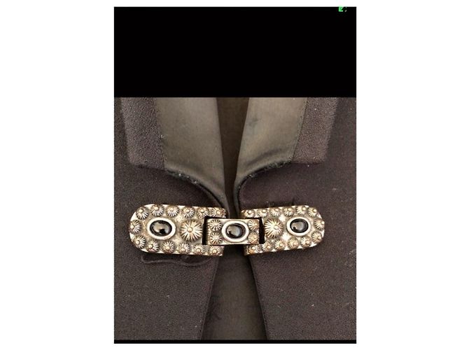 The Kooples Schwarzer Satin Blazer mit Schmuckschließe