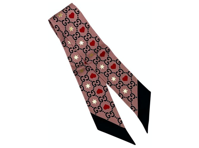 Gucci Silk scarves Pink  ref.228131