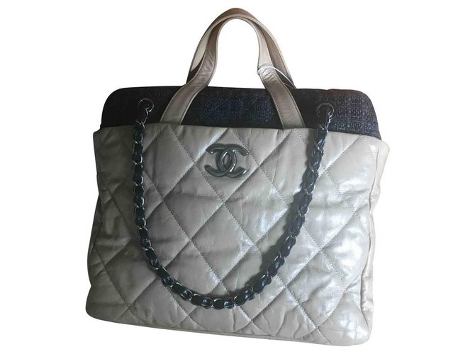 Chanel Handtaschen Beige Lammfell  ref.228236