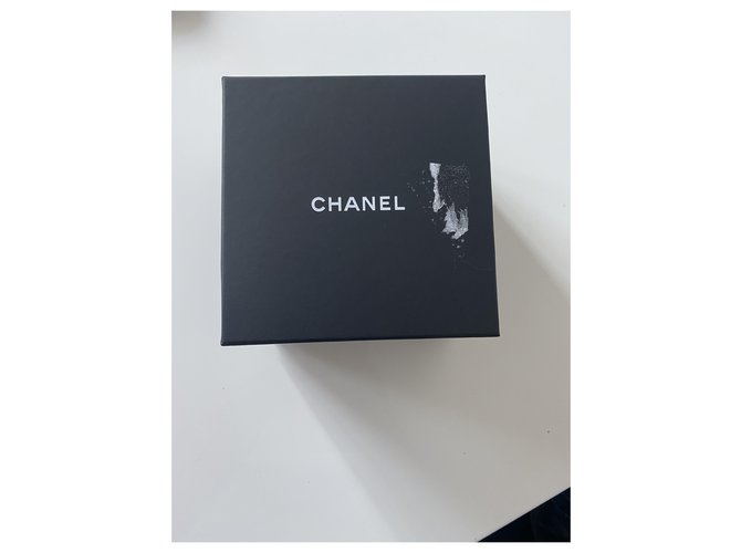 Cambon Chanel Manchette neuf Cuir Vert clair  ref.228511