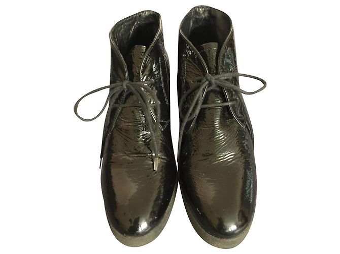 Elizabeth Stuart Heel ankle boots Black