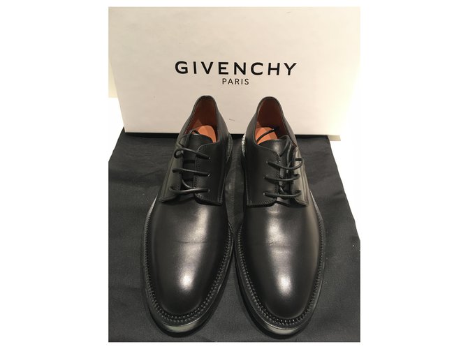 Givenchy black leather derby shoes  ref.228870