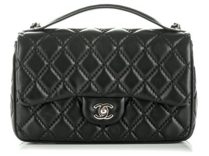 Chanel Zeitlose Tasche Schwarz Leder  ref.229005