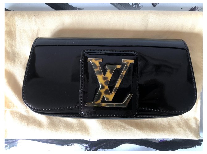 Louis Vuitton Sobe Amarante Patent leather  ref.229086