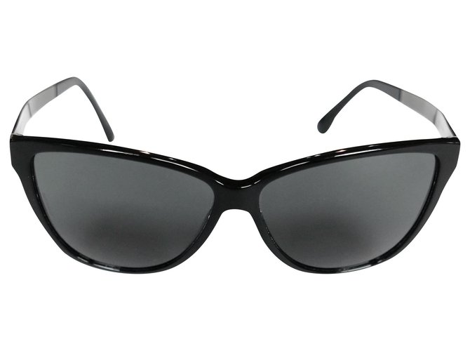Chanel Óculos escuros de braço esmaltado Preto Plástico  ref.229501