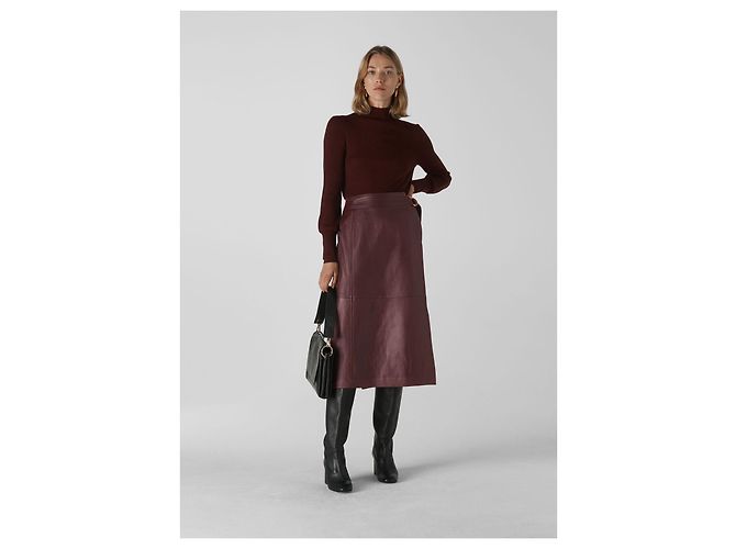 Falda midi cruzada de cuero burdeos de Whistles