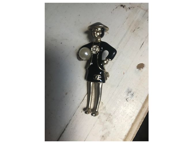 Chanel Figurina spilla Nero