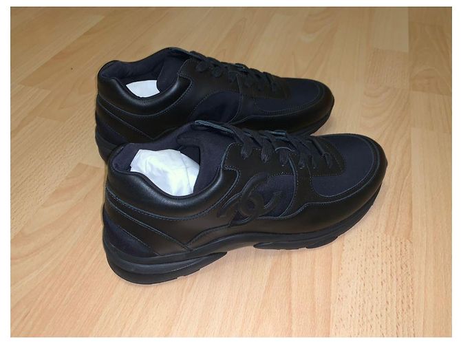 Chanel CC - Baskets Triple Noir En Daim À Logo