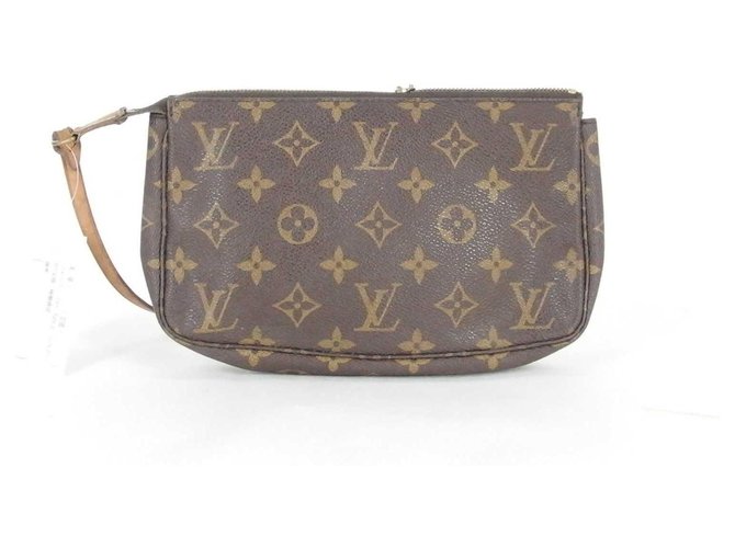 Pochette accessoire cloth clutch bag Louis Vuitton Brown in Cloth