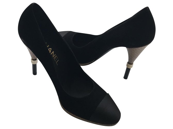 Chanel Suede, Satin & Gold Heels Black Gold hardware Metal  ref.229848