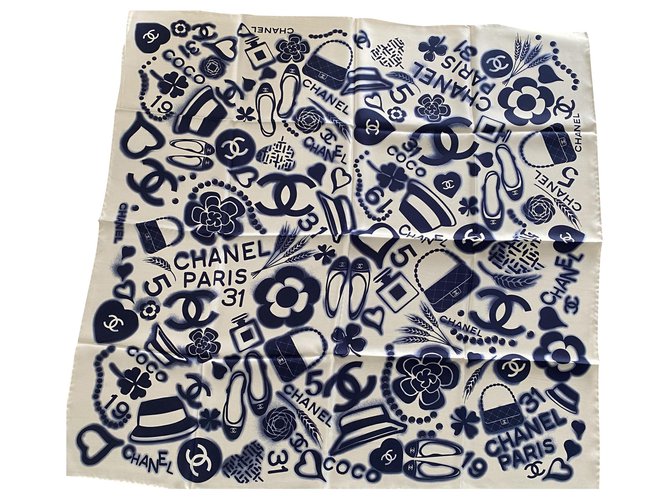 Foulard Chanel Bianco Blu Seta  ref.229953