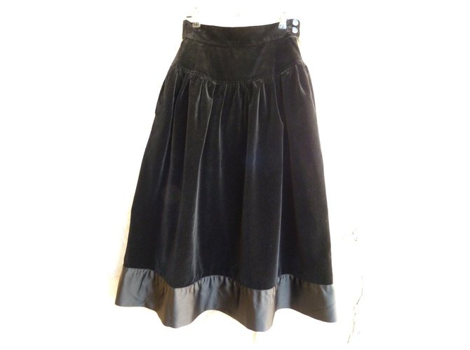 Yves Saint Laurent Skirts Black Velvet  ref.230151