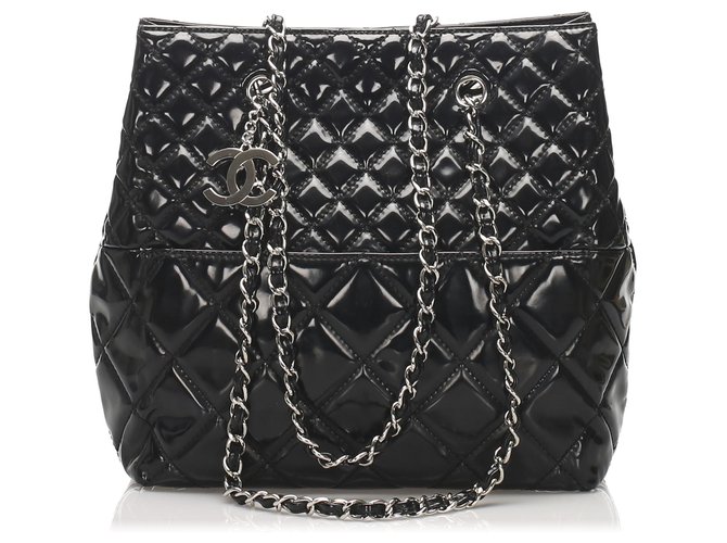 Chanel Black Matelasse Patent Leather Shoulder Bag ref.230360
