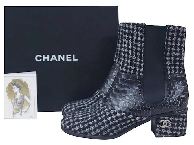 Chanel Schwarz Weiß Tweed Python Stiefeletten Stiefeletten Gr. 38 Mehrfarben Leder  ref.230451