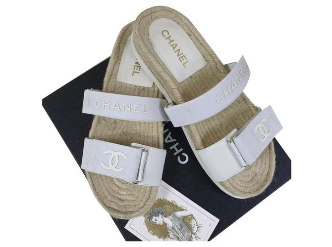 CHANEL CC Logo Textile Flat Sandals Slippers Flip Flops  Sz.41 White Leather  ref.230452