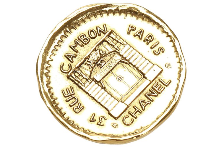 Broche dorée Chanel dorée Métal  ref.230797