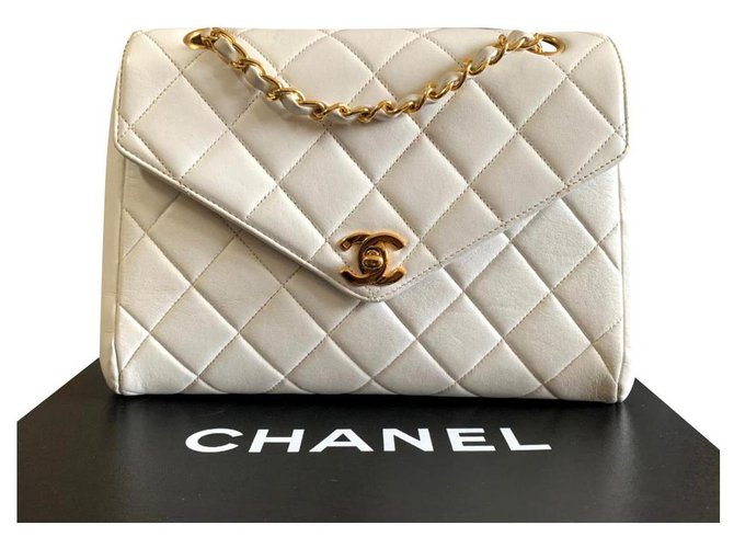 Bolsa vintage Chanel com aba branca com GHW Branco Couro  ref.230979