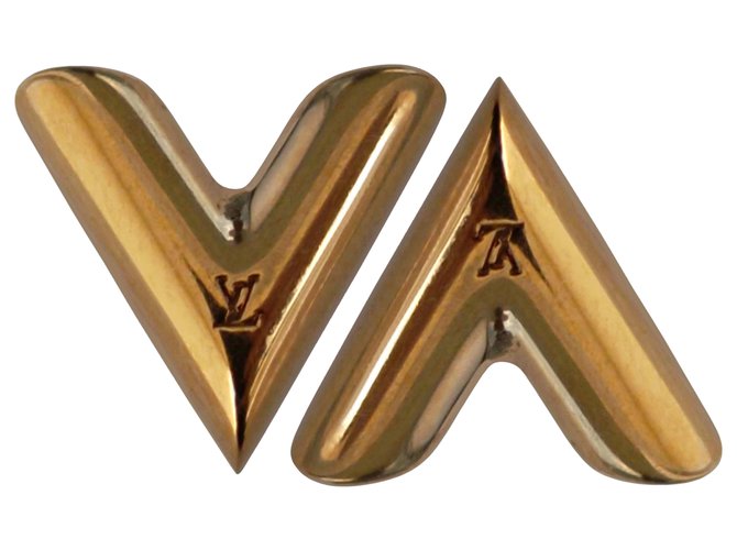 Louis Vuitton ESSENTIAL V EARRINGS Golden Metal ref.231038 - Joli