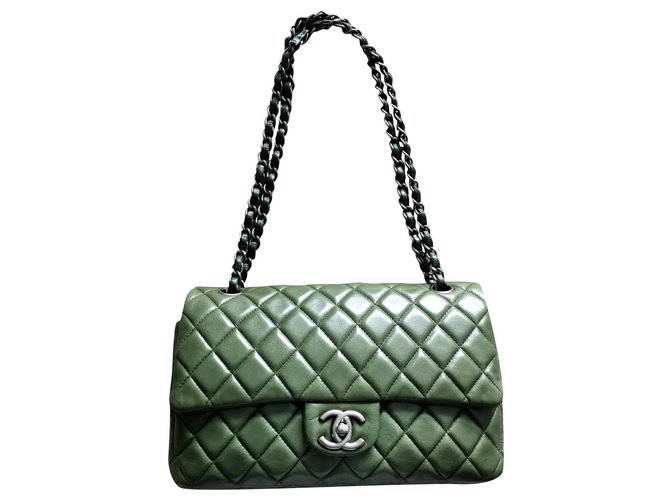 Chanel mediano Timeless clásico bolso de solapa forrado Verde oscuro Cuero  ref.231048