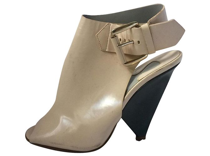 Chloé Botines Chloe de charol Beige Crudo 
