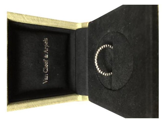 Van Cleef & Arpels Beaded ring Silver hardware White gold  ref.231606