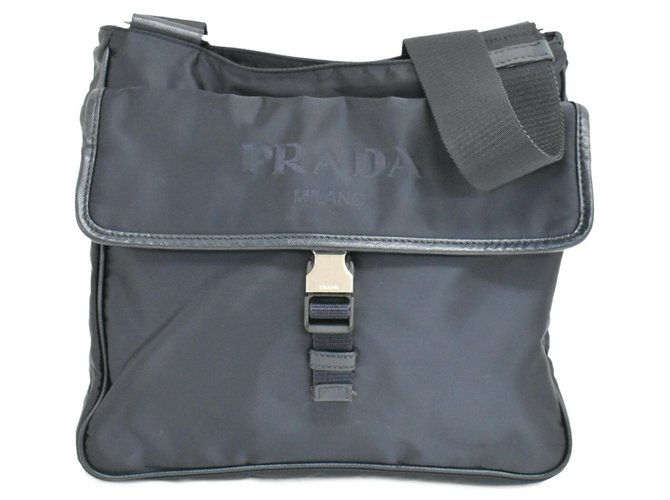 Prada Shoulder bag Navy blue Synthetic  ref.232177