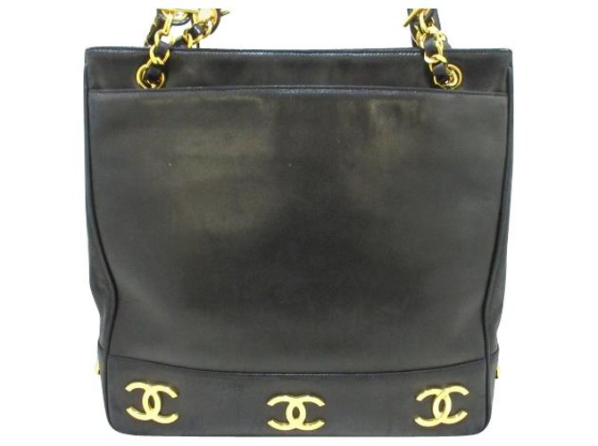 Chanel-Einkaufstasche Schwarz Leder  ref.232312