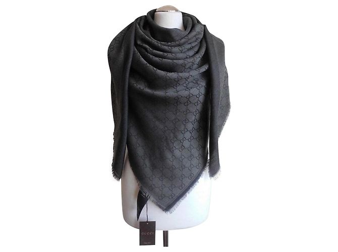 gucci, écharpe gucci antracite neuf