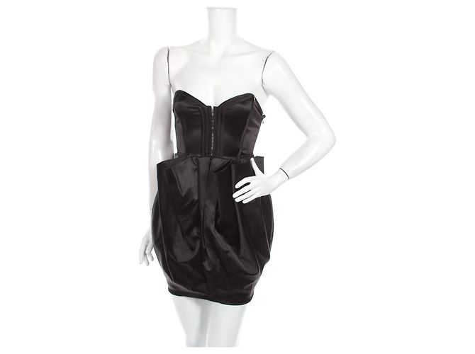 Vestido negro Mangano