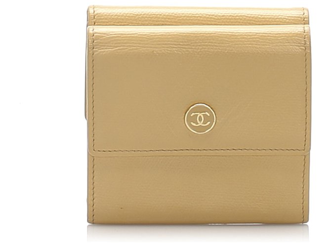 Chanel Brown Leather Small Wallet Braun Beige Leder Kalbähnliches Kalb  ref.233351