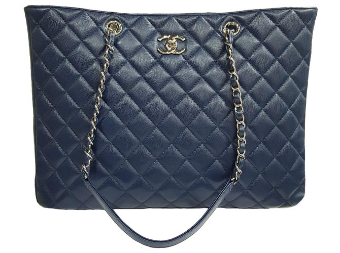 Timeless Chanel Handtaschen Blau Leder  ref.233424
