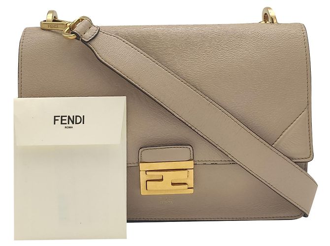 Borsa Kan U di Fendi in pelle beige