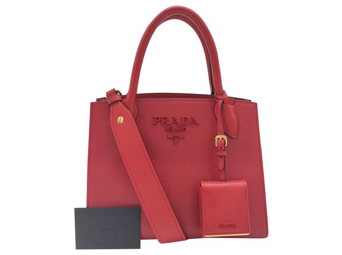 Bolso Prada en cuero Saffiano rojo Roja  - Joli Closet