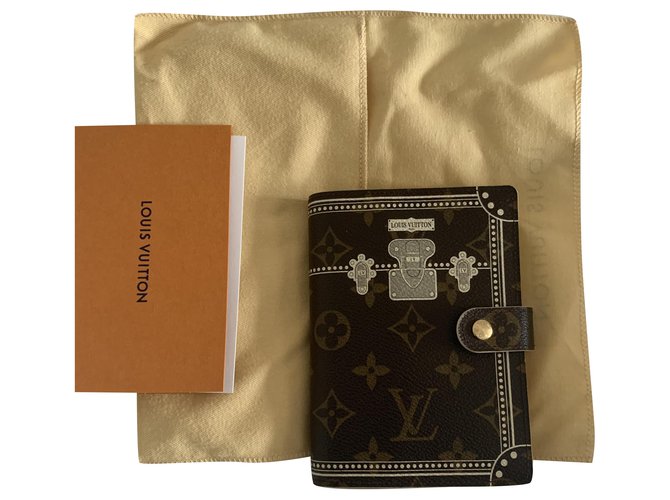Louis Vuitton Agenda Brown Cloth  ref.233649