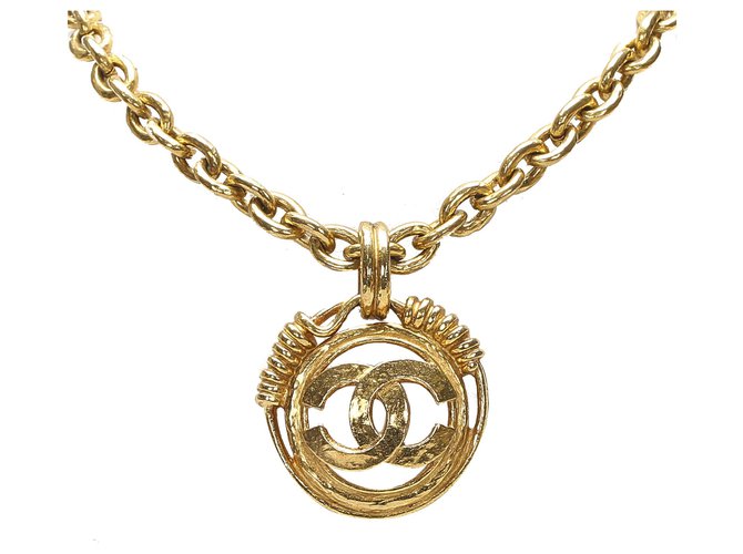 Colar de Pingente Chanel Gold CC Dourado Metal  ref.233802