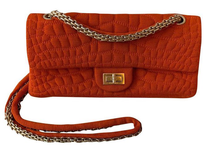 2.55 Chanel Red Cloth  ref.233997