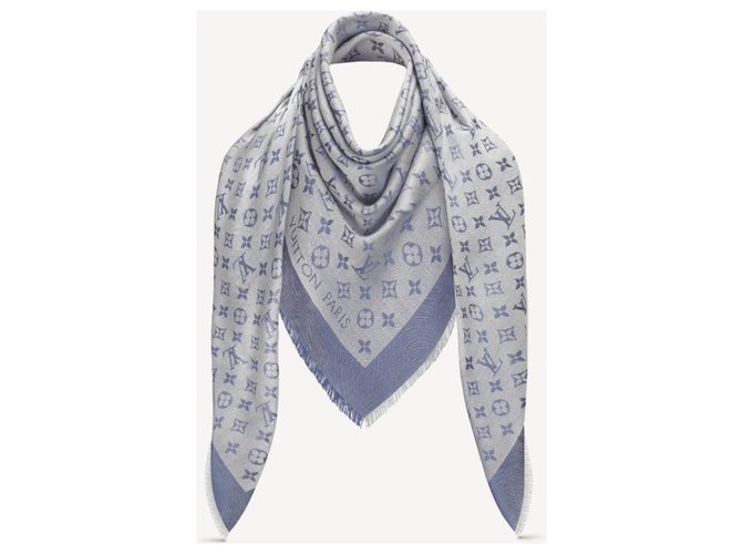 Louis Vuitton M71382 Monogram Denim Shawl Light blue Silk Wool ref.234051 -  Joli Closet