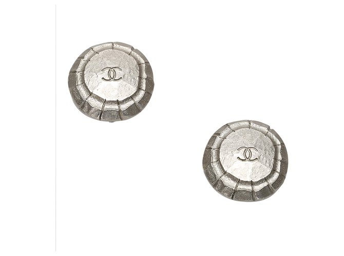 Chanel SIlver CC Clip-on Earrings Silvery Metal  ref.234158