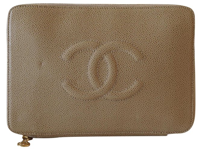 Chanel Clutch-Taschen Beige Leder  ref.234634