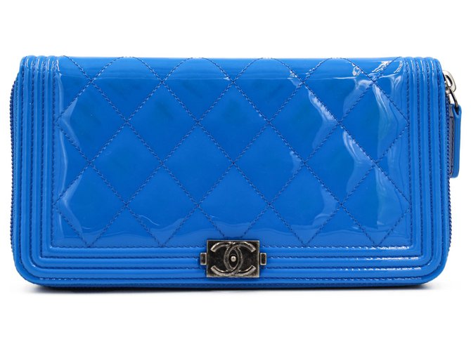 Chanel boy wallet 2017 blue leather patent Patent leather ref.235146 - Joli  Closet