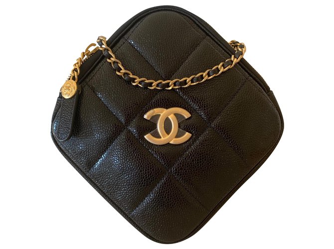 Chanel Corrente de ouro bolsa de couro de caviar preto com corte de diamante para pista  ref.235566