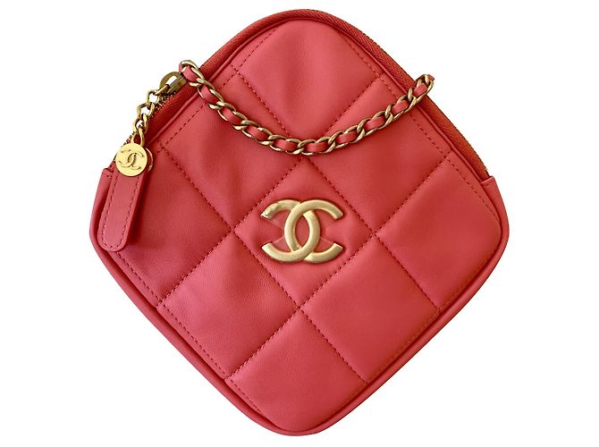 Chanel Bolsa de couro rosa de cordeiro com corte de diamante para passarela